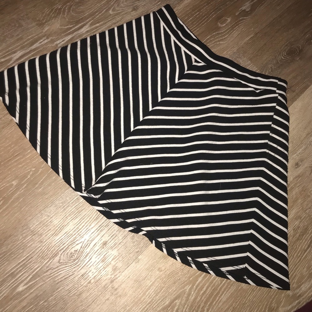 Black and white skater skirt